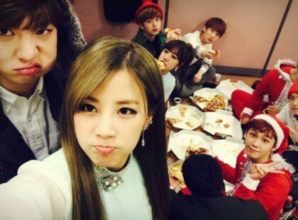 BTOB and Apink - groups that are close but are not suspected of dating - Instiz - http://www.instiz.net/pt/3969078