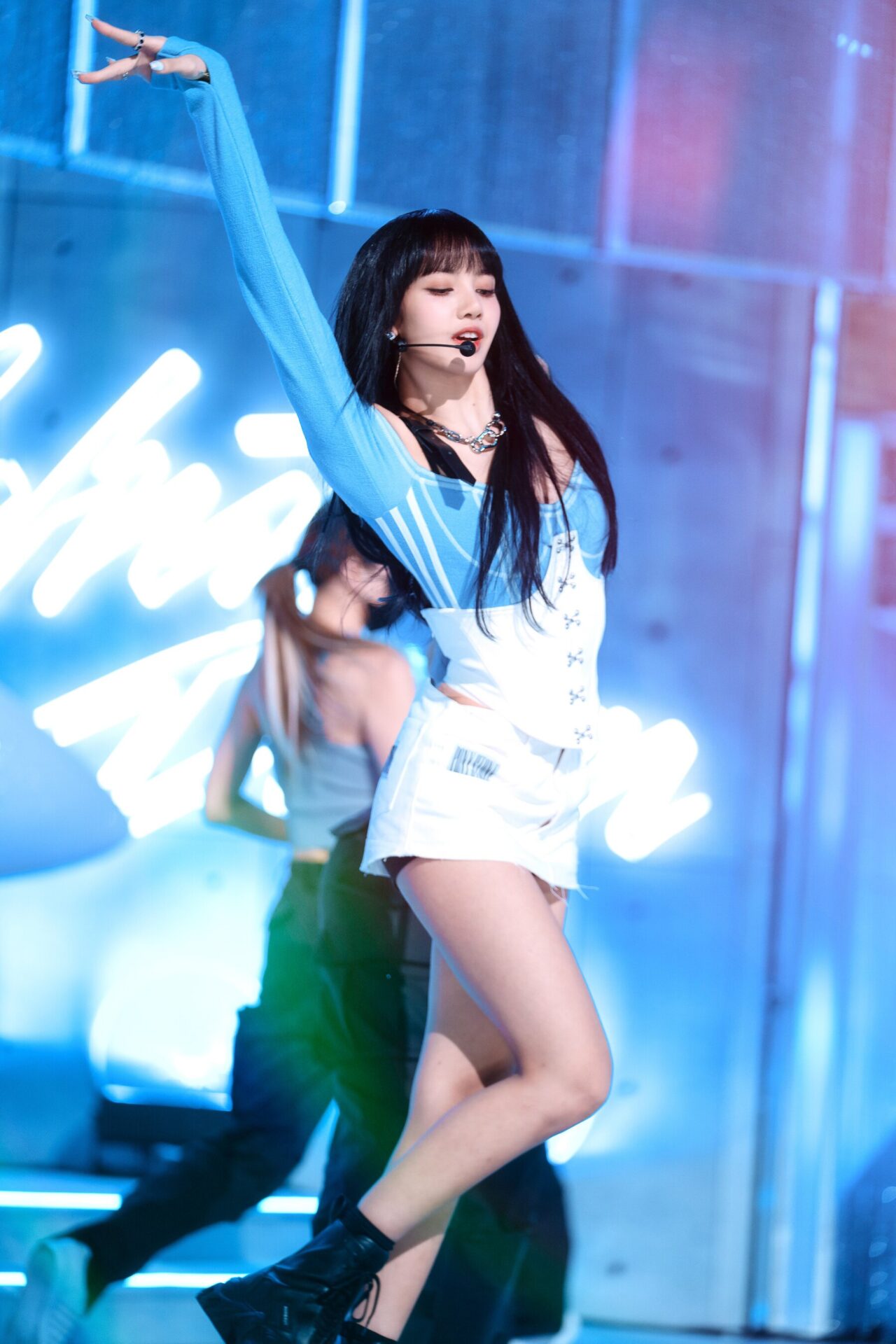 220925-BLACKPINK-Lisa-Shut-Down-at-Inkigayo-documents-2(1)