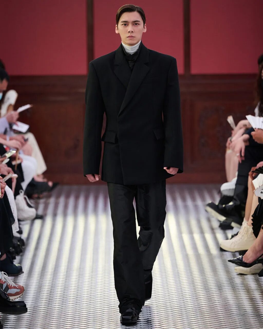 Runway-look-PradaFW22_2