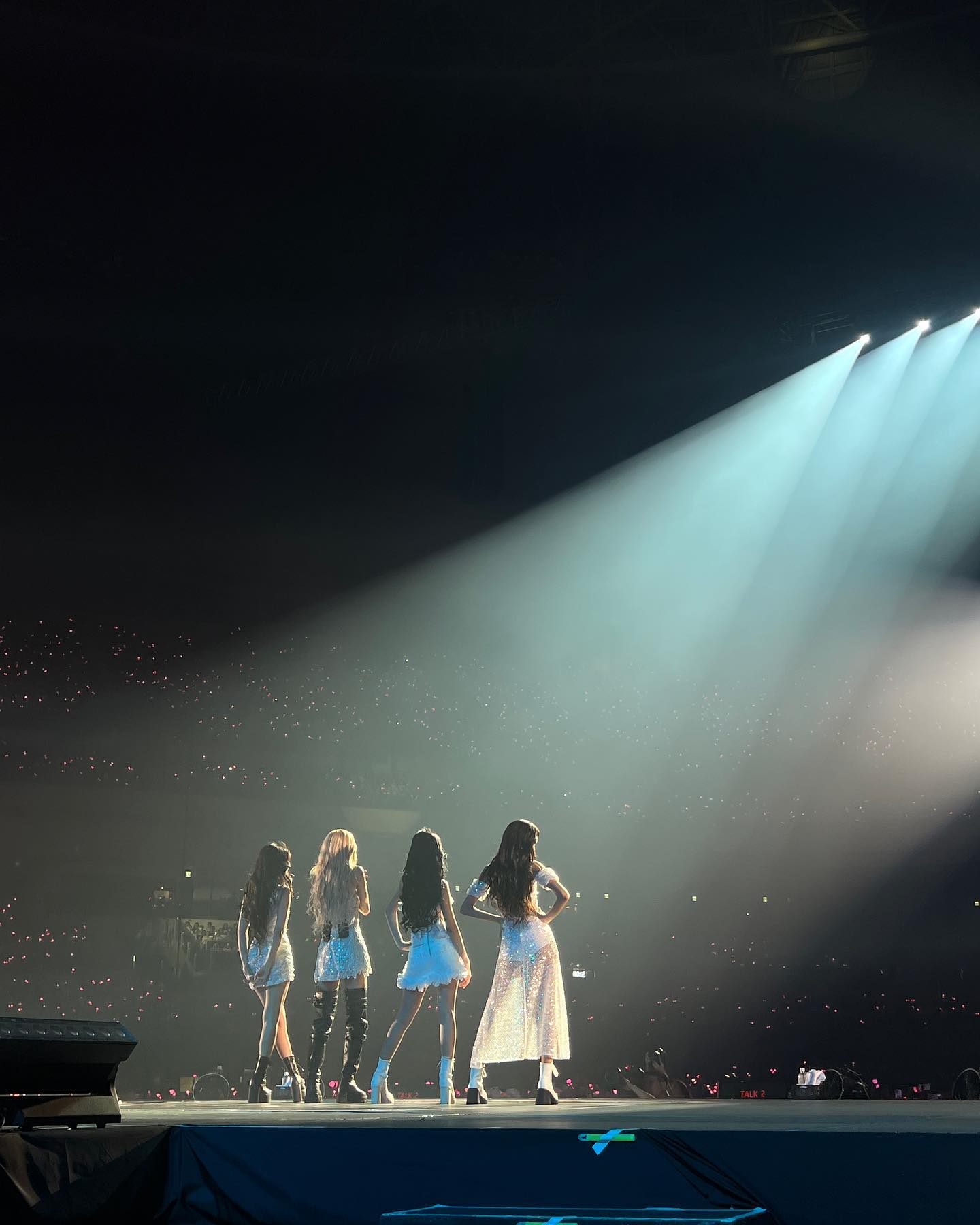 lalalalisa_m_380452976_1401389413772655_2223445536499548376_n