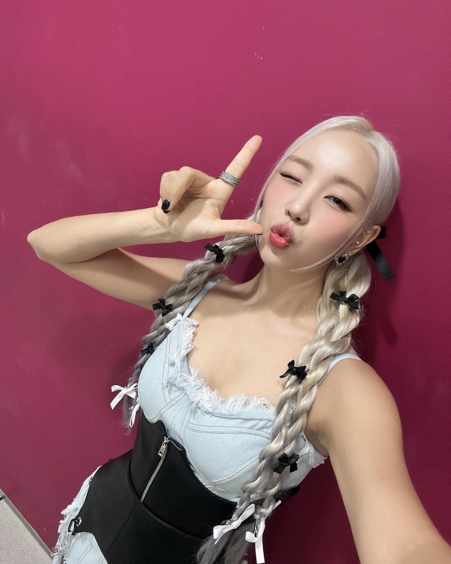 ayeoniiiiii_1700298141_3238658007625986081_336785294