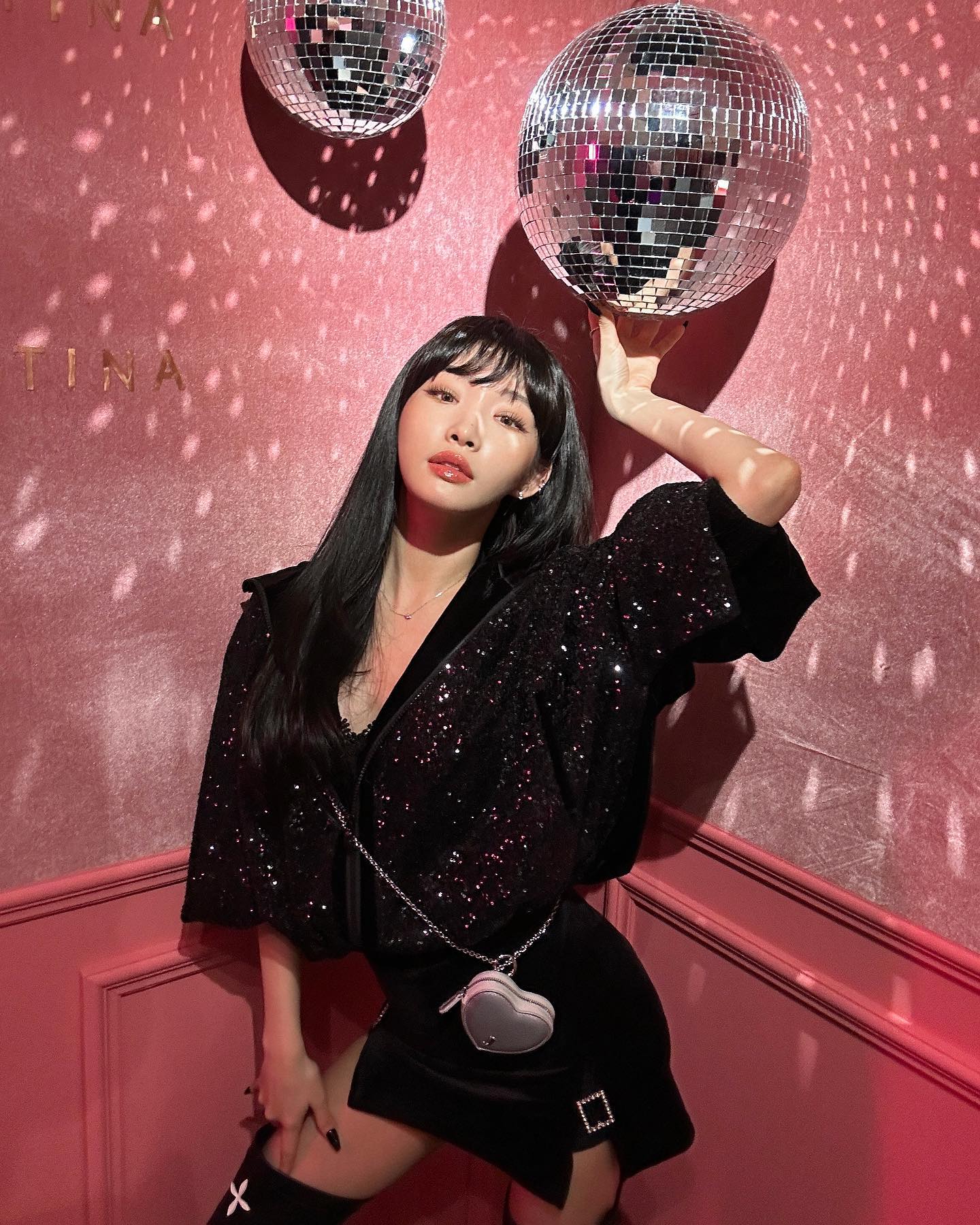 chungha_official_1668736807_2973902344116943240_5524007702