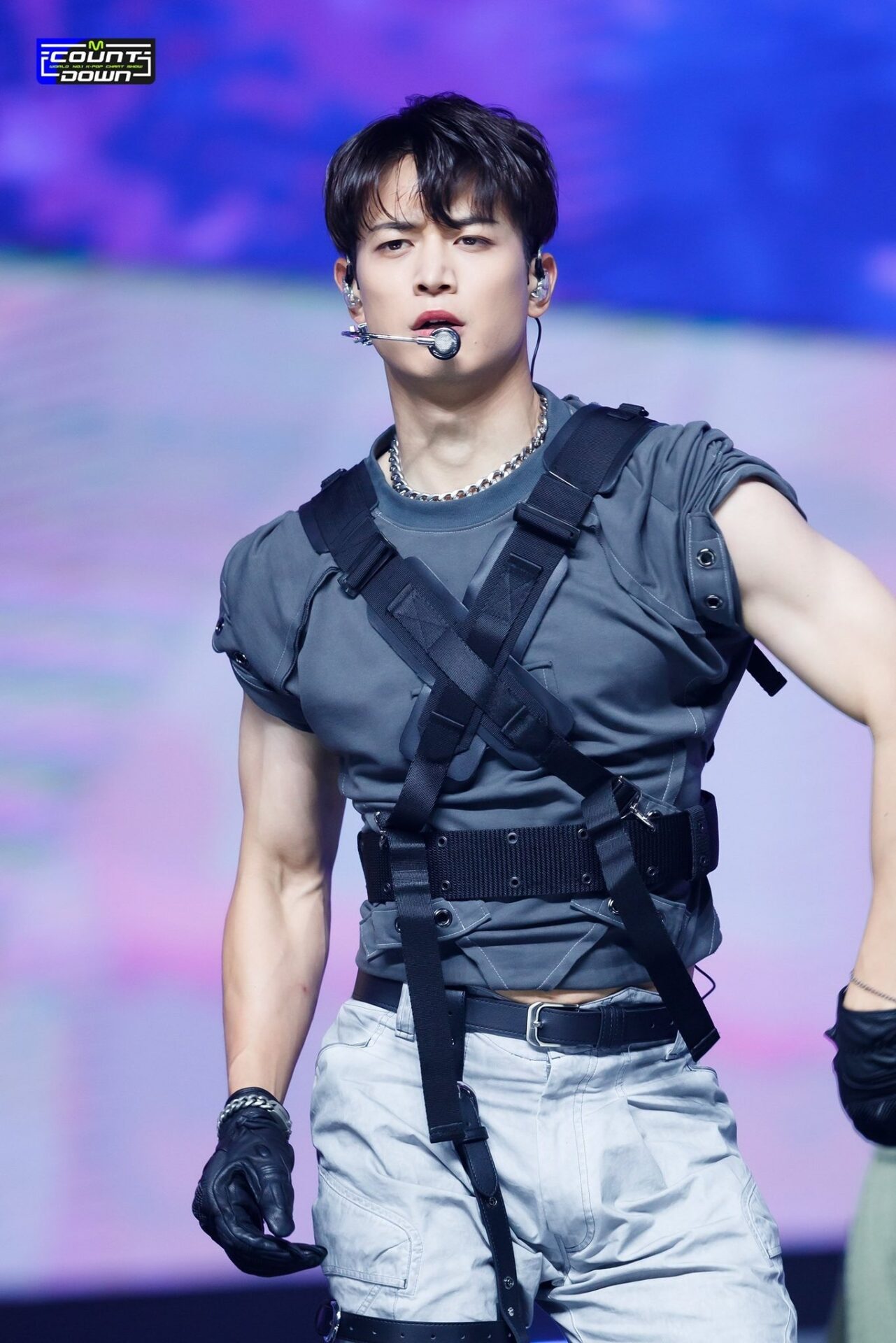 F0M4ysKXwAEuxjw.jpglarge