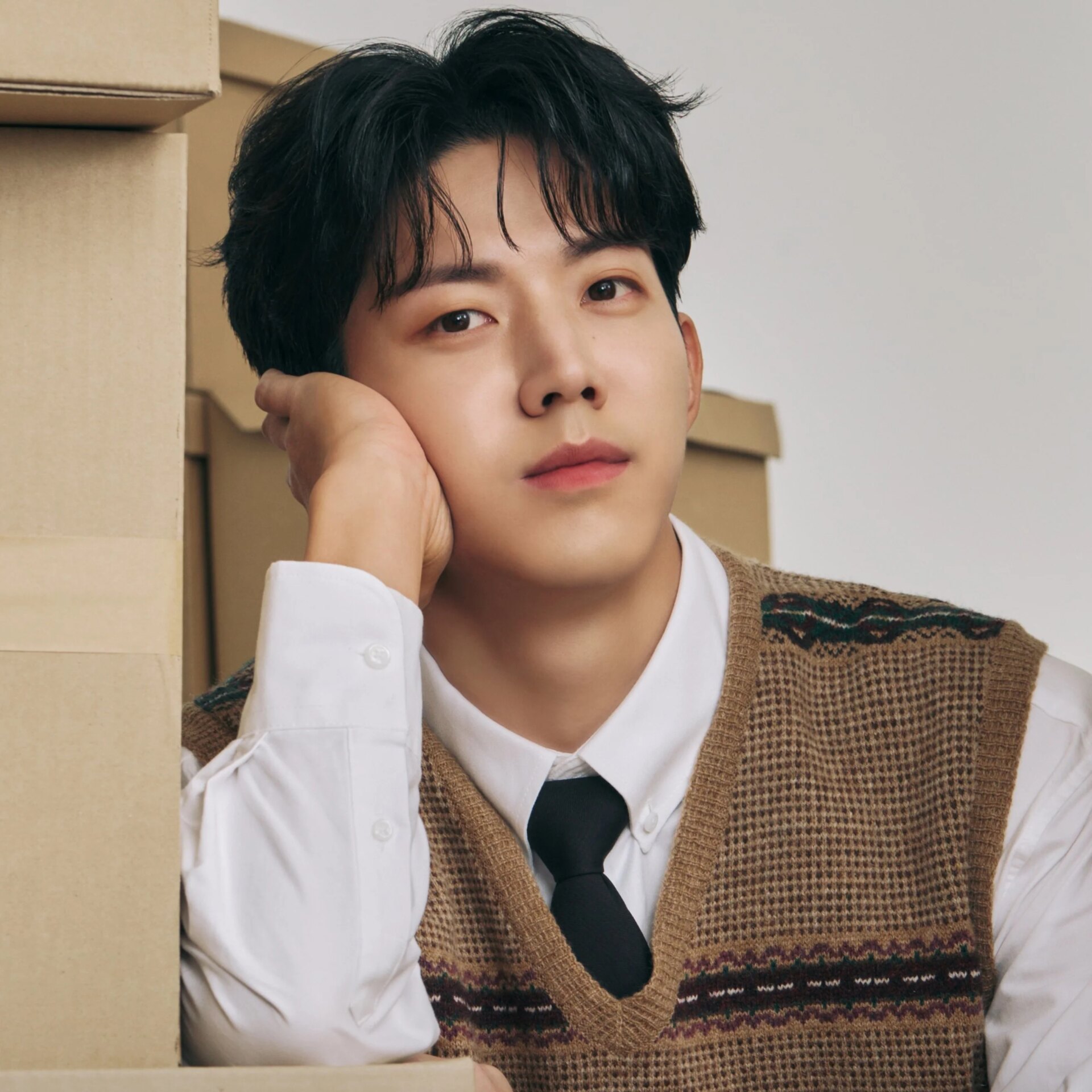 Dowoon-fullBodyPicture(1)