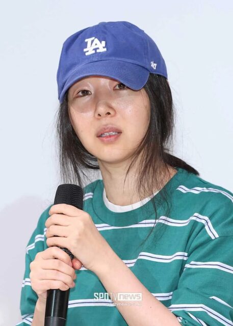 min hee jin press con