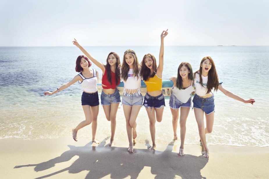 LABOUM_LABOUM_Summer_Special_group_promo_photo