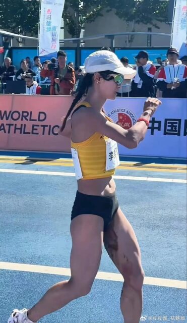 Runner Gets Period Mid Race Doesn t Let Bleeding Stop Her Koreaboo Runner Gets Period Mid Race Doesn t Let Bleeding Stop Her Koreaboo