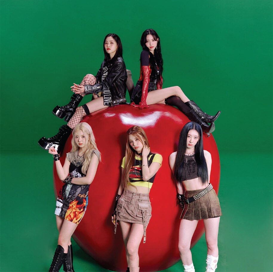 ITZY_Ringo_group_promo_photo_1