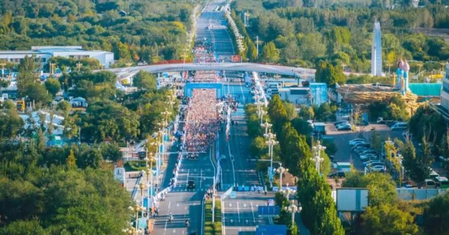 Runner Gets Period Mid Race Doesn t Let Bleeding Stop Her Koreaboo Runner Gets Period Mid Race Doesn t Let Bleeding Stop Her Koreaboo