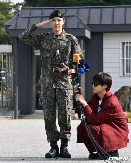 bts-j-hope-finishes-his-mandatory-military-enlistment-v0-r20d1gi5x7vd1.jpg