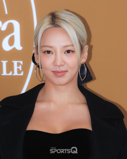 241030-HYOYEON-at-The-MaxMara-Jacket-Circle-Photo-Call-documents-3(2)