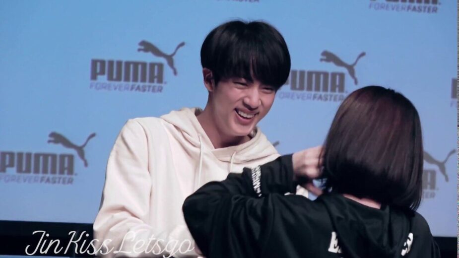 Jin (left) and fan (right)