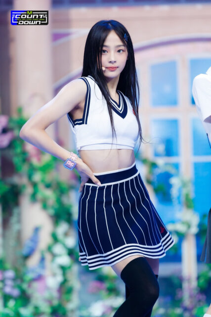 220804-NewJeans-Minji-Hype-Boy-at-M-Countdown-documents-1