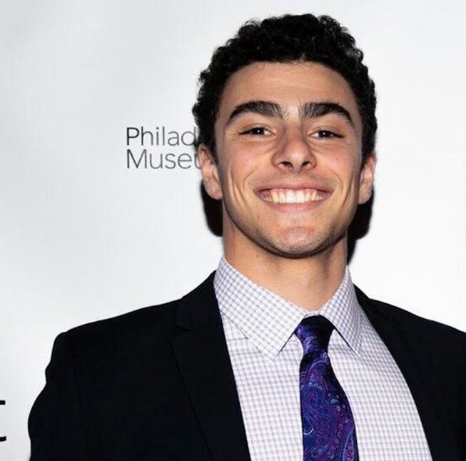 459b3d38-cee6-447e-9b33-a529ddc2d155.sized-1000x1000