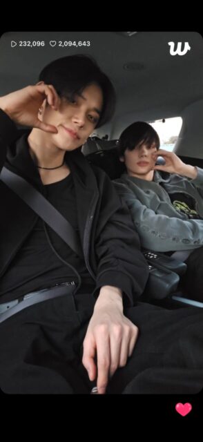 Yeonjun (left) and Hueningkai (right) | Weverse via @wavetolen/X