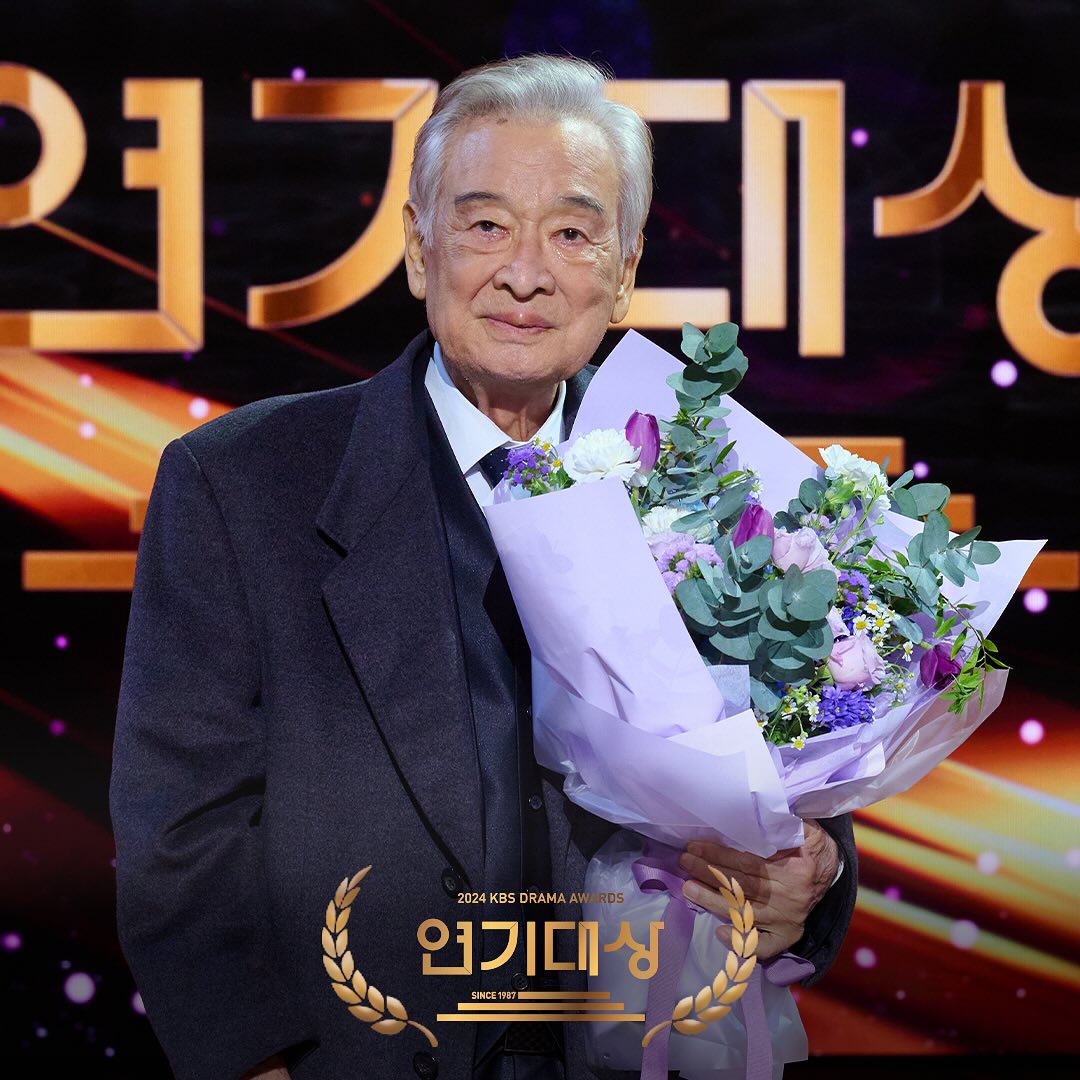 90-Year-Old Veteran Actor Gives The Most Emotional Speech At The 