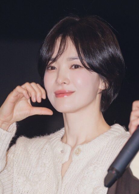 Song Hye Kyo’s Latest Look During “Dark Nuns” Promotions Goes Viral