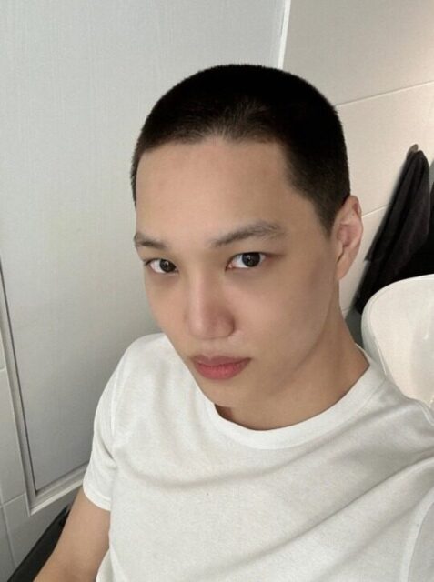 EXO’s Kai Makes First Public Appearance After Being Discharged From Military