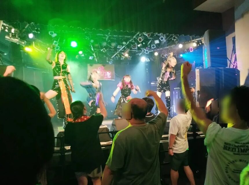 Japanese-underground-idol-group-Meguro-Rokumeikan-song-performance-live-house-dance-Tokyo-event-photo-session-12