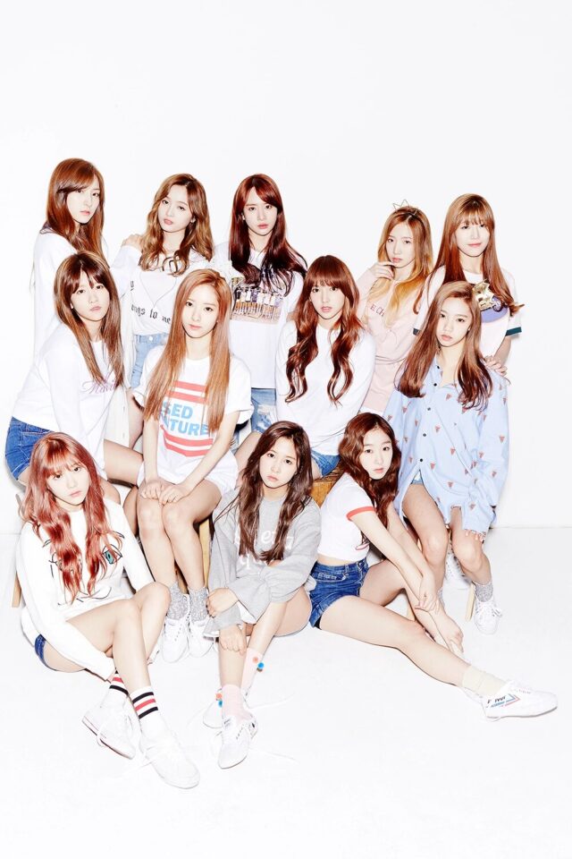Cosmic_Girls_debut_group_photo_2