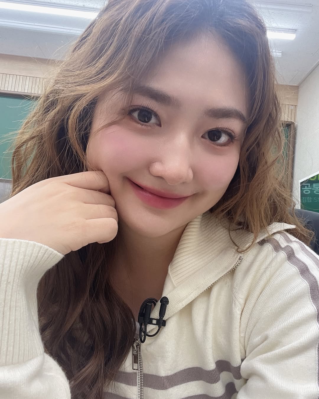 Ex-Idol Captivates Fans With New Career As A Math Instructor - KPOP HIT