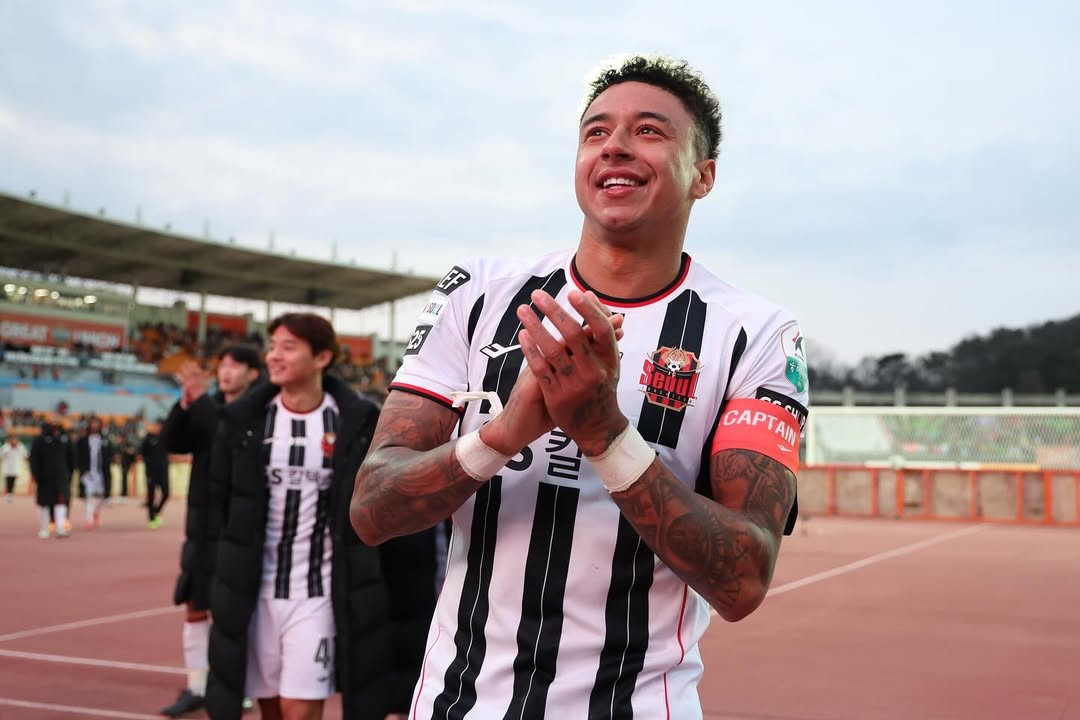 @fcseoul together strong! Big big win thank you to our travelling fans @Fcseoul 함께 힘내세요! 큰 승리 우리의 여행 팬들에게 감사합니다