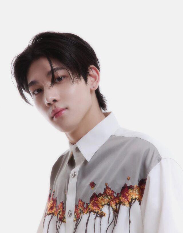 Park_Jun_Hwan_Debuts_Plan_3rd_NewKids7_benefit_concept_photo_5 (1)