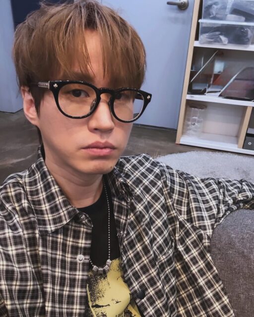 밈만 올리는 팬계정 같다고 해서 억지로 셀카 올립니다 ppl say my ig feed looks like a fan account so here's a selfie