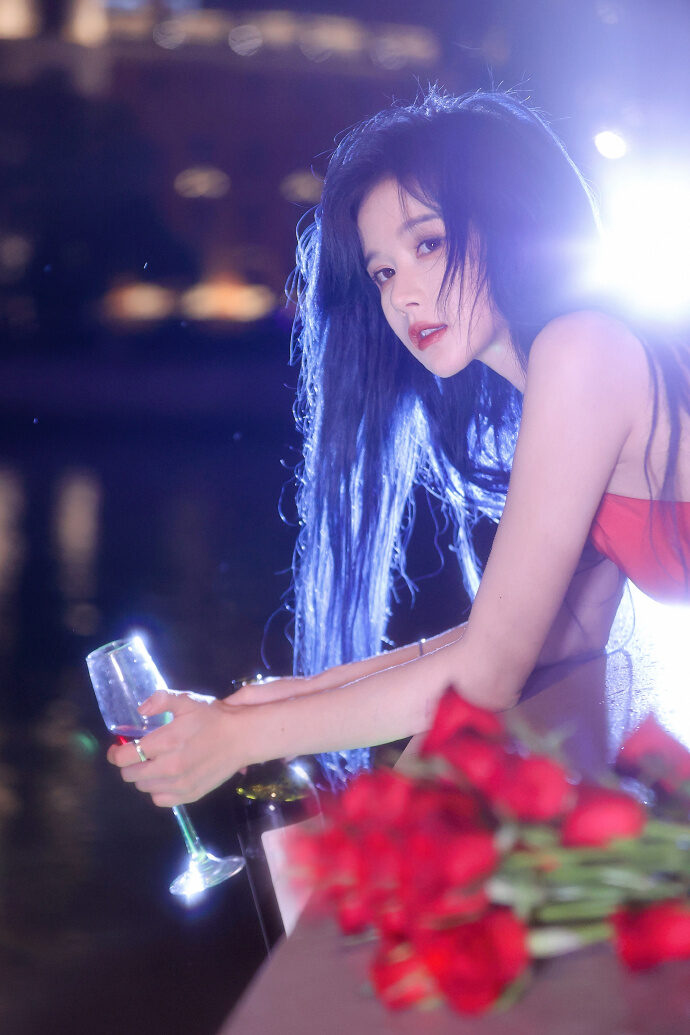 006csUHZly1hh29zj9te2j326839cu0z