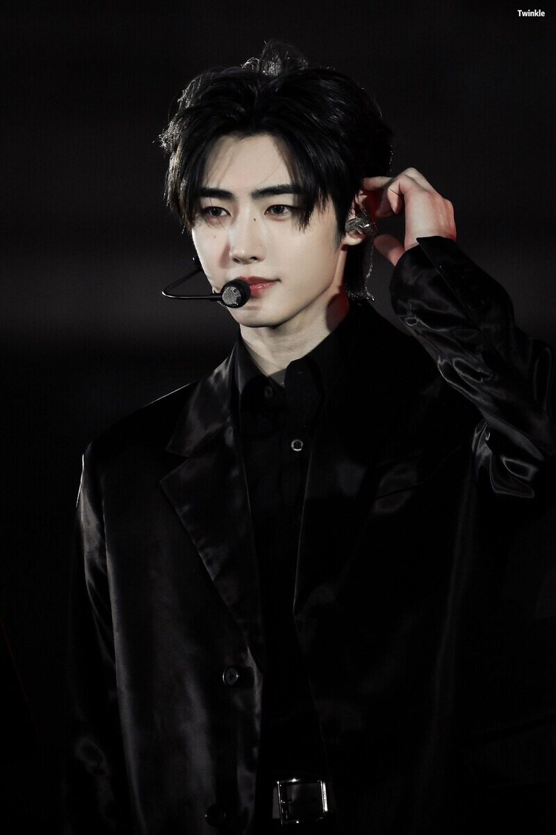 241005-SUNGHOON-AT-WORLD-TOUR-WA