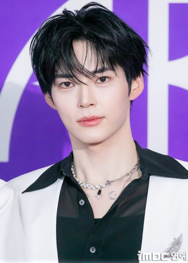 250222-ZEROBASEONE-SUNG-HANBIN-AT-D-AWARDS-2025-documents-1