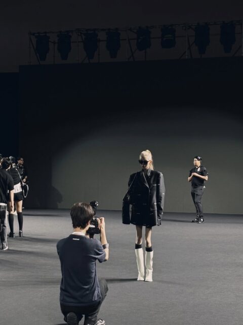 @dailymirror_official 😎길고 긴 무대 뒤 사진 꽉꽉 (4)