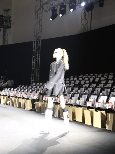 @dailymirror_official 😎길고 긴 무대 뒤 사진 꽉꽉 (5)