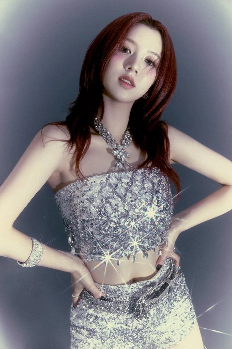 WOOAH_Lucy_Unframed_concept_photo_2