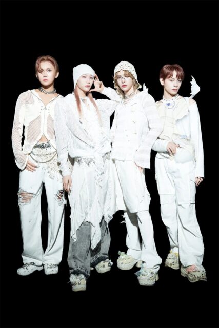 XLOV_I_One_group_concept_photo_2