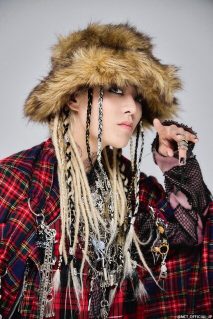 imgi_4_G4VthdebkAIBtay