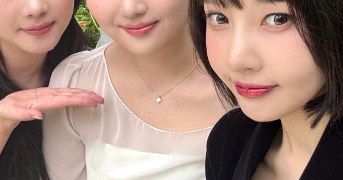 Red Velvet Joy’s Younger Sisters Are Just As Beautiful As She Is