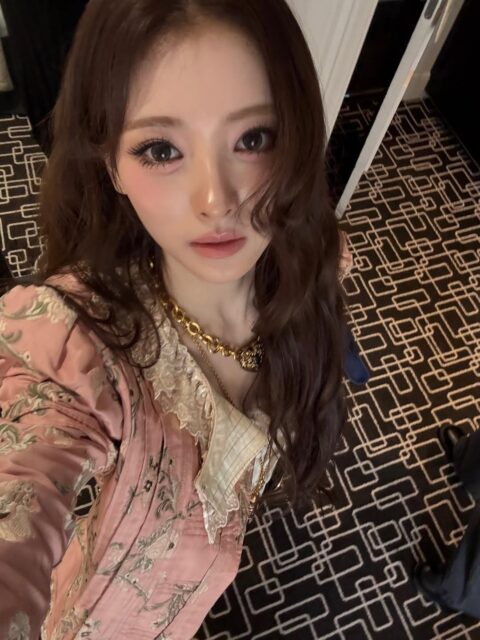 with @chloe @chemena #ChloeSummer26#MEOVV #미야오 #ANNA #안나#THEBLACKLABEL #더블랙레이블