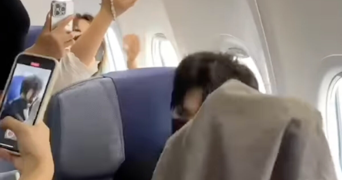 Viral Video Captures Idol-Actor Completely Losing His Cool At The Most Horrifying Sasaeng Behavior