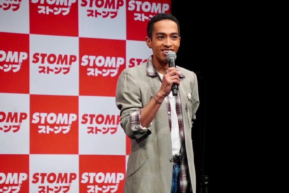 言葉を使わないからこそ、年齢、性別問わず楽しめるショーになってます！僕も自然と笑顔になってました！是非劇場で、目で耳でこのショーを感じてください！ #末澤誠也初めて間近でストンプを体感して、圧