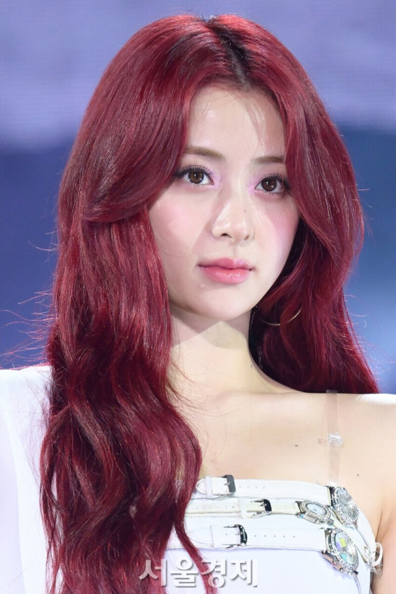 240219-LE-SSERAFIM-Yunjin-EASY-Album-Showcase-documents-1(1)