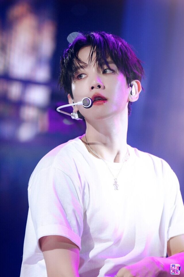 240908-Baekhyun-Pineapple-Slice