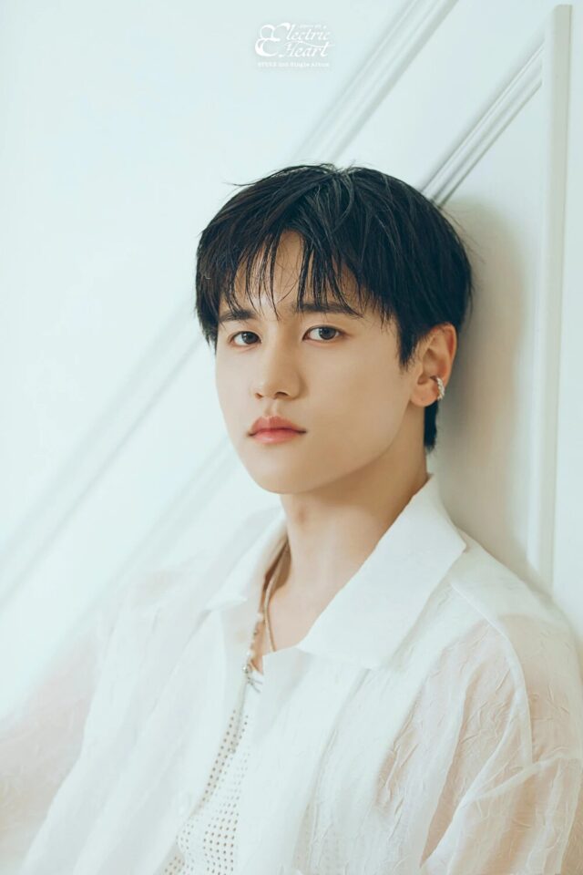 8TURN_Jaeyun_Electric_Heart_-_Chanlanhage_Bichnal_concept_photo_3