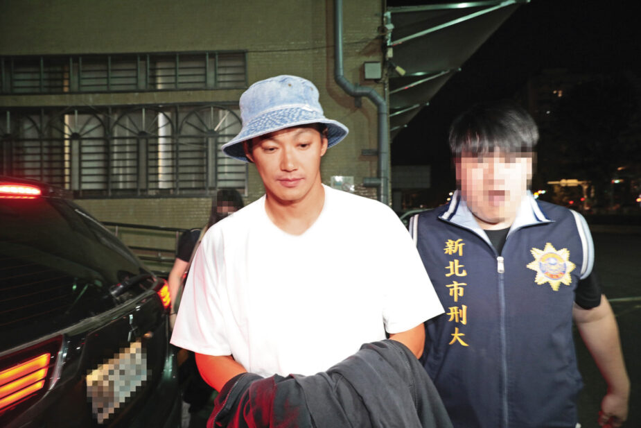 8e242126-ad7c-44c5-a63d-ea70e2560619