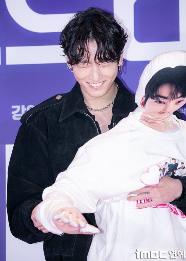 G4RSja8WUAAC0qZ-640x896