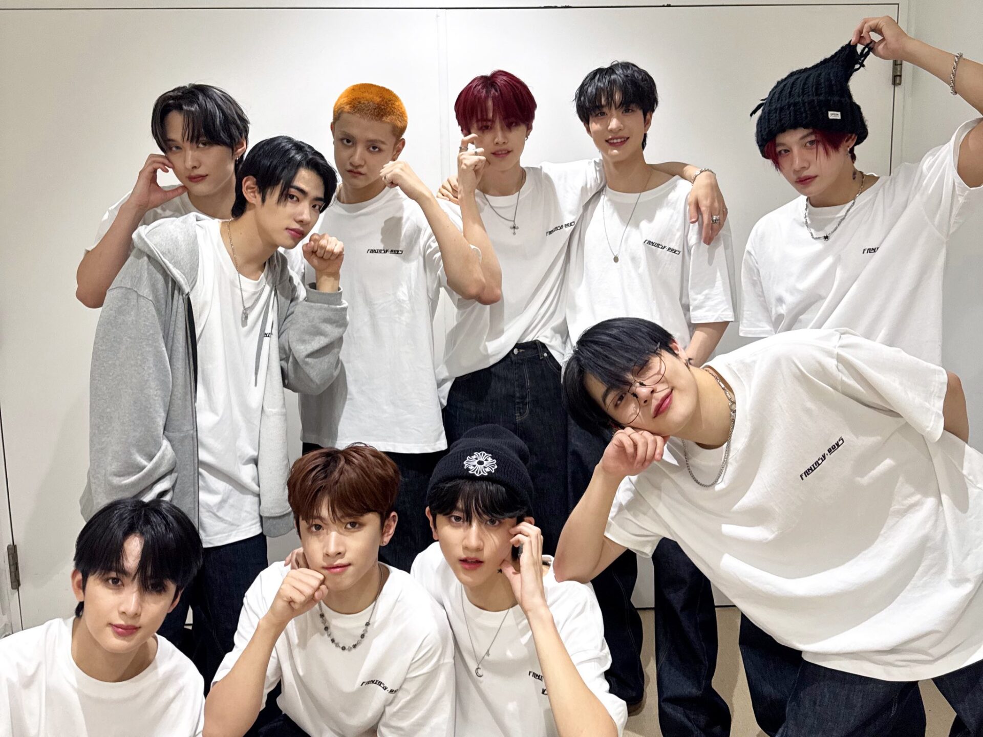 Зображення повідомлень Fantasy Boys фанатам