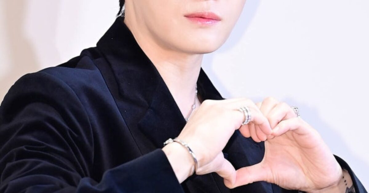 Legendary K-Pop Idol Reveals Secret To Maintaining His “Top 0.05% Black Card” Wealth