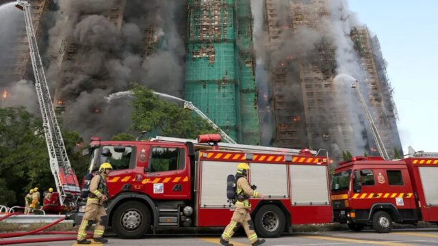 hong-kong-bamboo-scaffolding-fire-925x520
