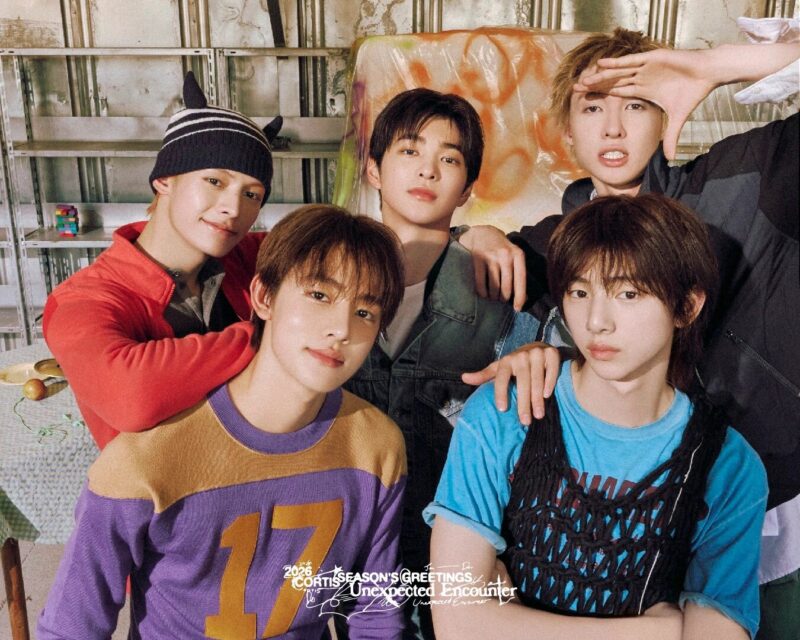 CORTIS_2026_Seasons_Greetings_group_concept_photo_1