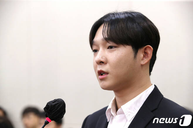 Nam-Tae-hyun-1-121123